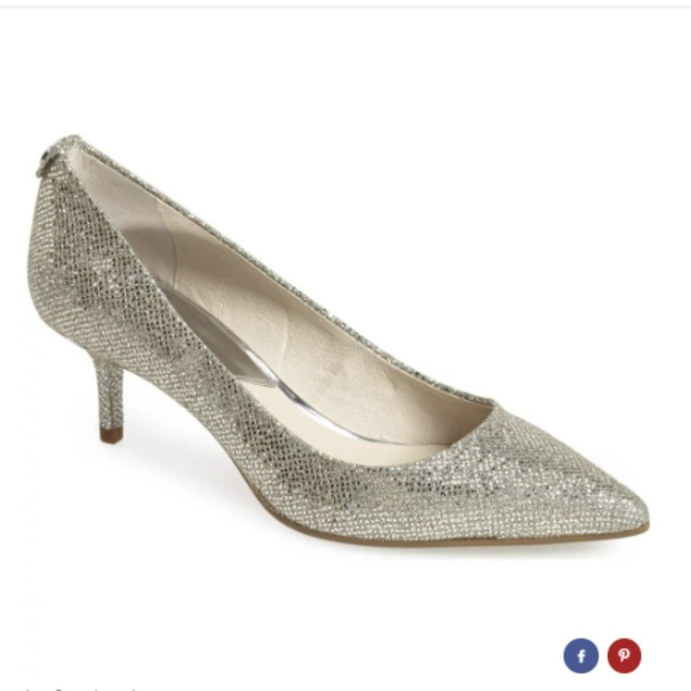 New Michael Kors Sara Flex Kitten Silver Glitter Pumps Shoes. 7